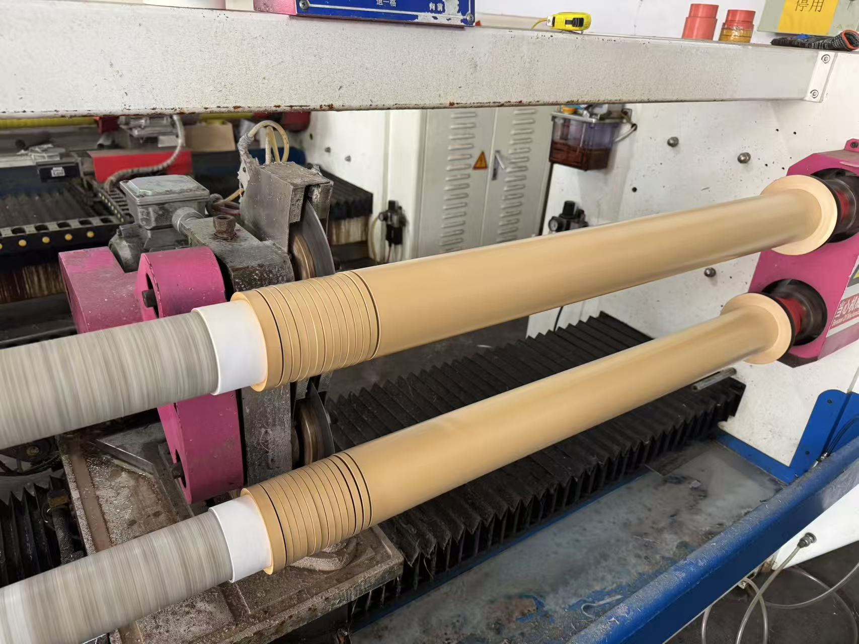 原材料の揮発性が工業用粘着テープ製造の新たなパターンを形作る